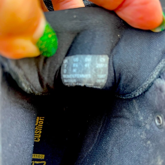 Clarks Boots Women's 9.5 Black Hiking Lace Up cushion comfort store display - Picture 9 of 15